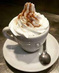 CAFÉ C/ LEITE E CHANTILLY